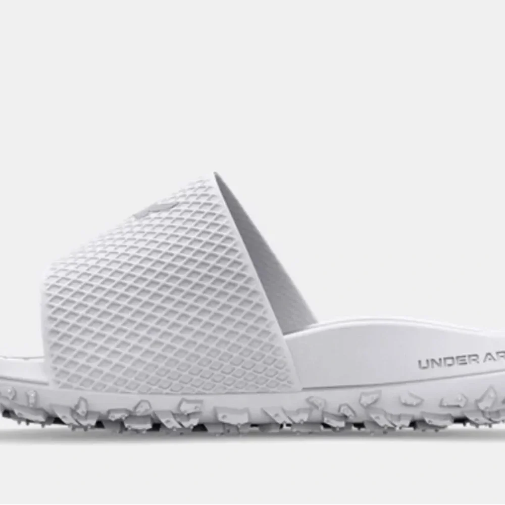 NWOB Under Armour UA Project Rock White Slides / Brahma Bull Size 8 The Rock